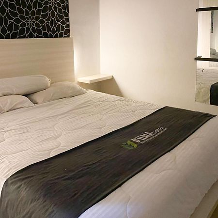 Pati Reddoorz Near Pantai Idola Banyutowo Hotel D'Llala מראה חיצוני תמונה