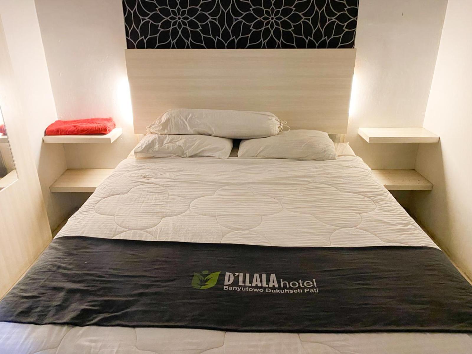 Pati Reddoorz Near Pantai Idola Banyutowo Hotel D'Llala מראה חיצוני תמונה