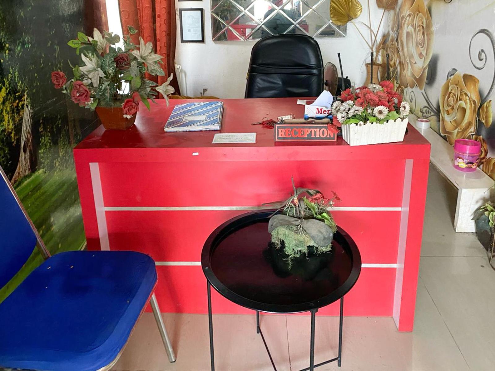 Pati Reddoorz Near Pantai Idola Banyutowo Hotel D'Llala מראה חיצוני תמונה