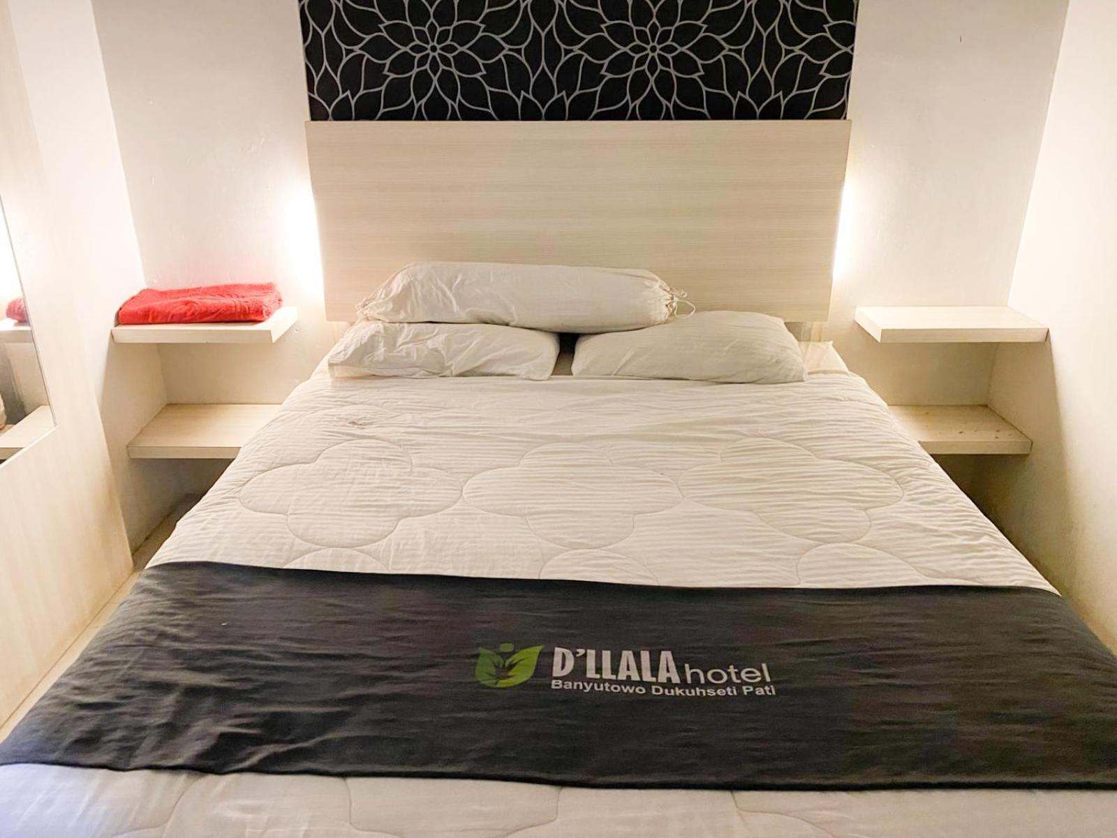 Pati Reddoorz Near Pantai Idola Banyutowo Hotel D'Llala מראה חיצוני תמונה