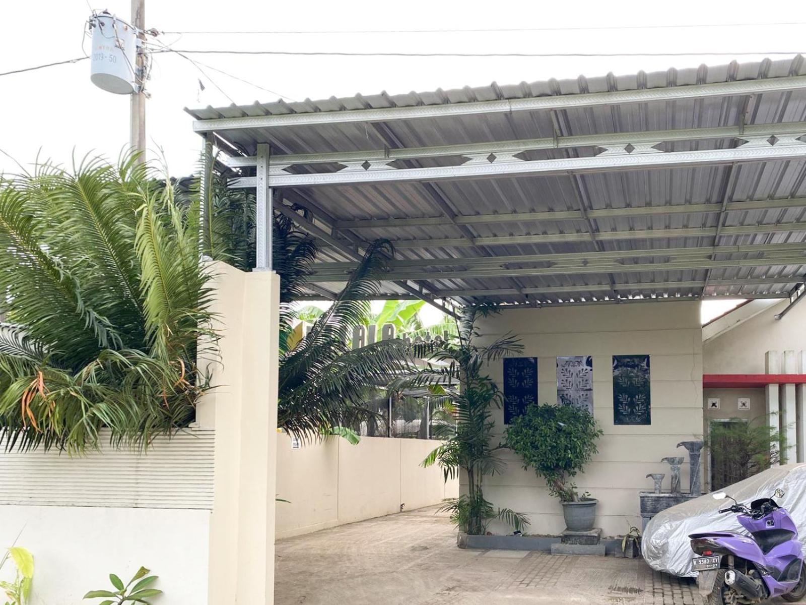 Pati Reddoorz Near Pantai Idola Banyutowo Hotel D'Llala מראה חיצוני תמונה