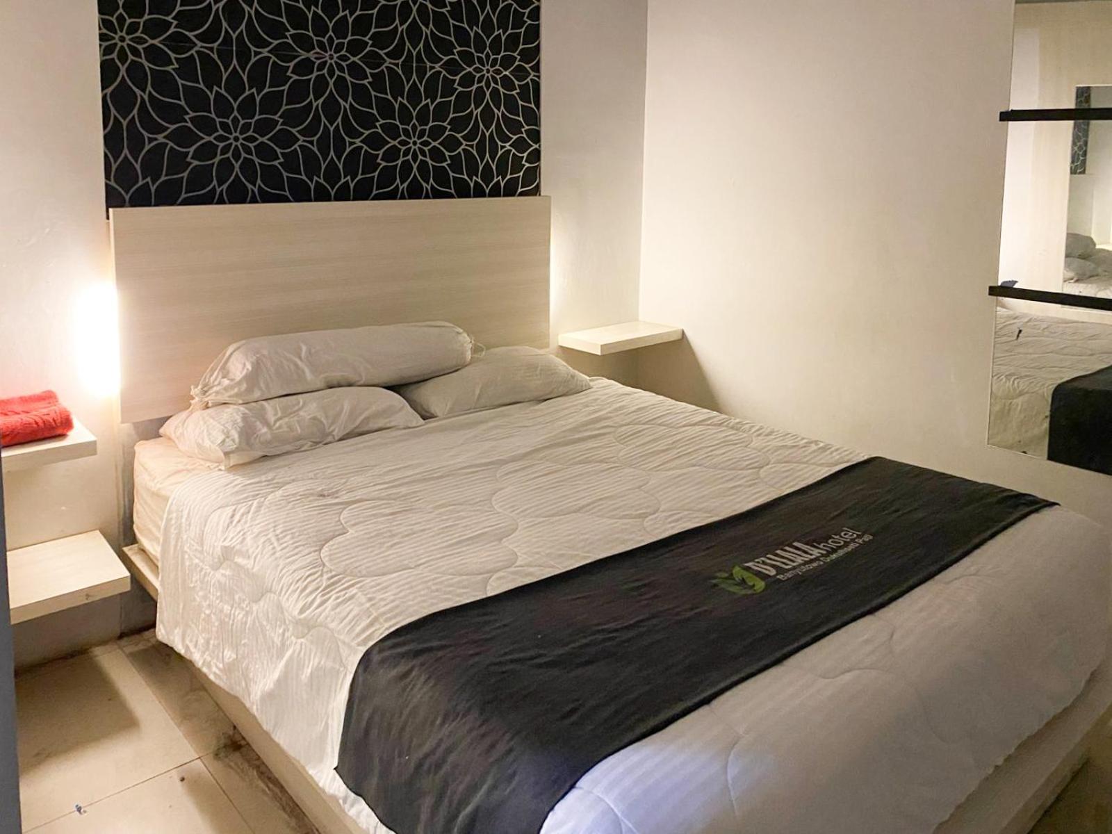 Pati Reddoorz Near Pantai Idola Banyutowo Hotel D'Llala מראה חיצוני תמונה
